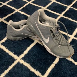 Men’s Nike Dual Fusion Sneakers